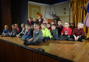 przedszkolaki na scenie